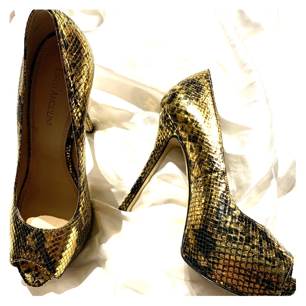 Open toe platform heels